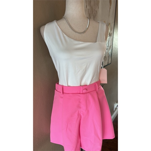 Hot pink high waisted flare shorts - Picture 4 of 10
